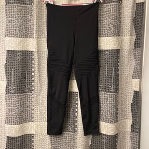 Aero Black Leggings